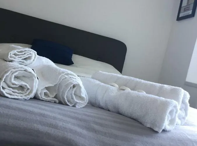 Sama'S Stylish Hotel Room 4